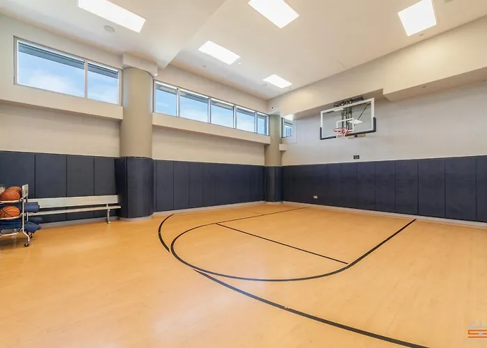 K2 Sky High With Stunning Views In West Loop *