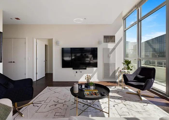 K2 Sky High With Stunning Views In West Loop