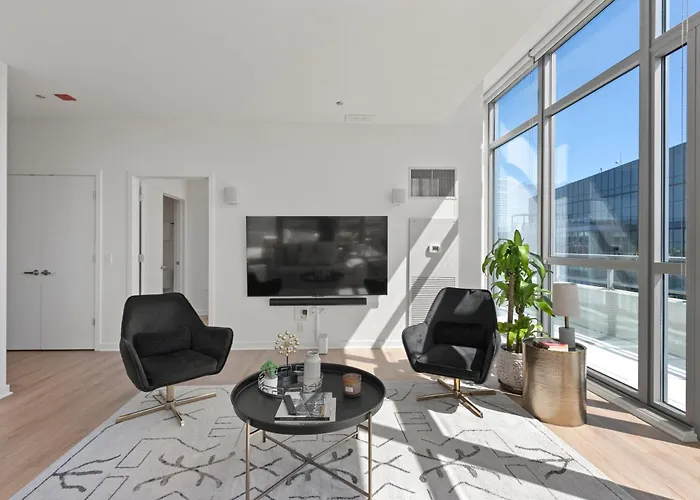 K2 Sky High With Stunning Views In West Loop