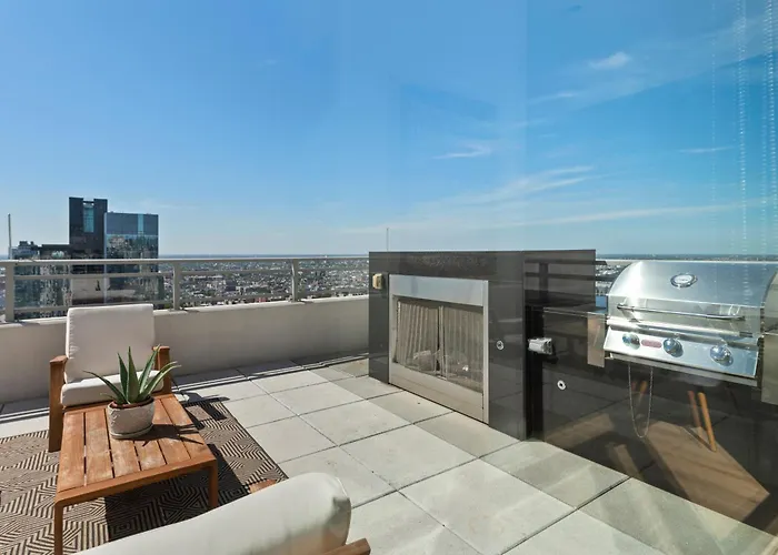 K2 Sky High With Stunning Views In West Loop *