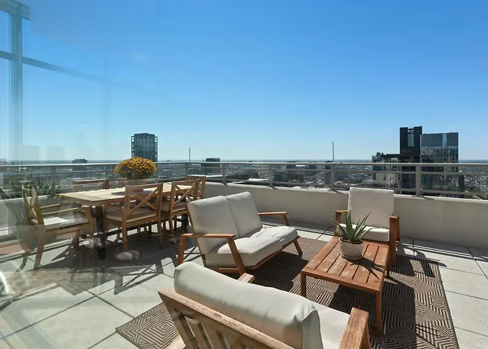 K2 Sky High With Stunning Views In West Loop