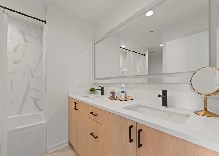 K2 Sky High With Stunning Views In West Loop *