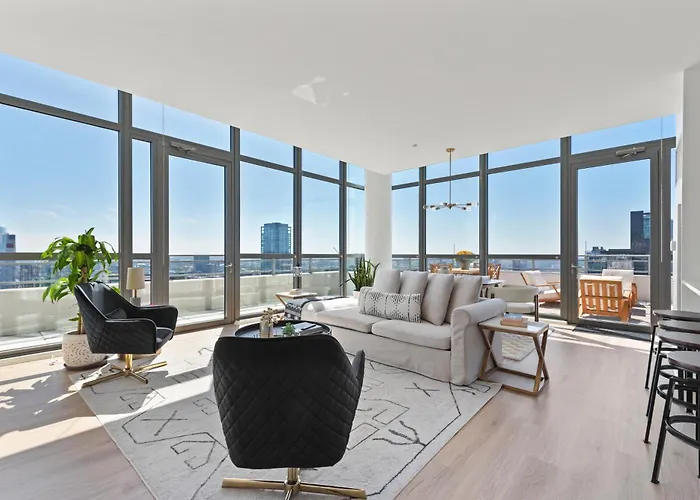 K2 Sky High With Stunning Views In West Loop Chicago