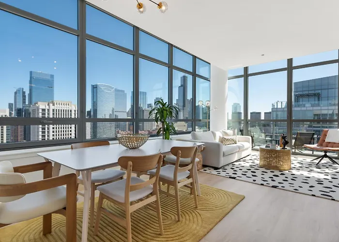 K2 Sky High With Stunning Views In West Loop