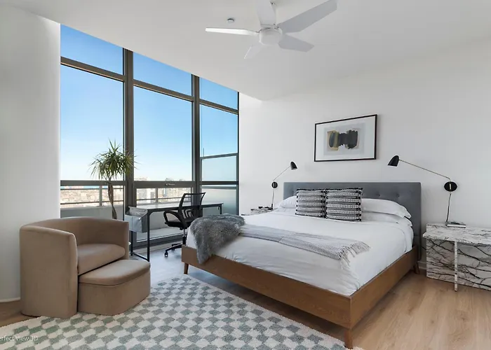K2 Sky High With Stunning Views In West Loop