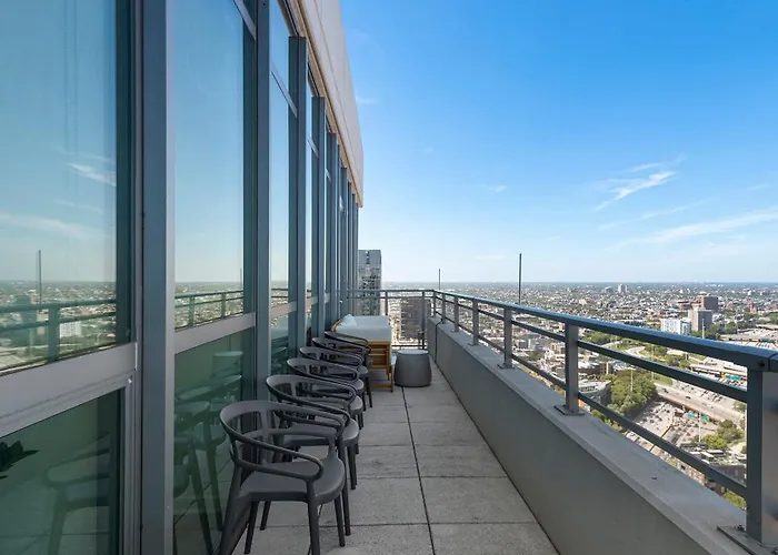 K2 Sky High With Stunning Views In West Loop *